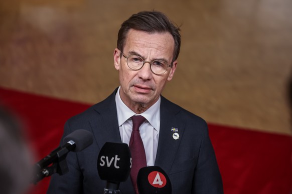 epa11945370 Swedish Prime Minister Ulf Kristersson speaks to the media during an European Special Council meeting in Brussels, Belgium, 06 March 2025. The EU leaders are convening for a special summit ...