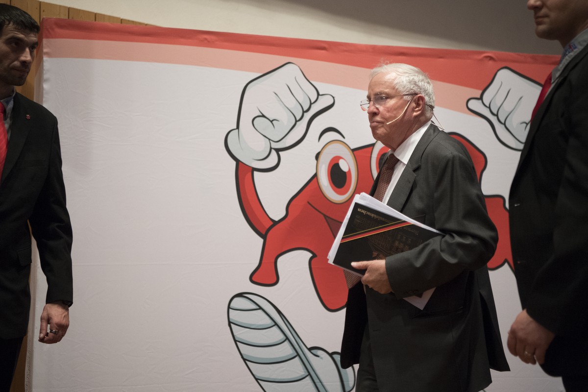 * Lukas Reimann, Nationalrat und Praesident AUNS* Oskar Freysinger, Vorstandsmitglied a. Staatsrat und a. Nationalrat* Caspar Baader, Rechtsanwalt, a. Nationalrat, Gelterkinden BL, Chef Arbeitsgrupp ...