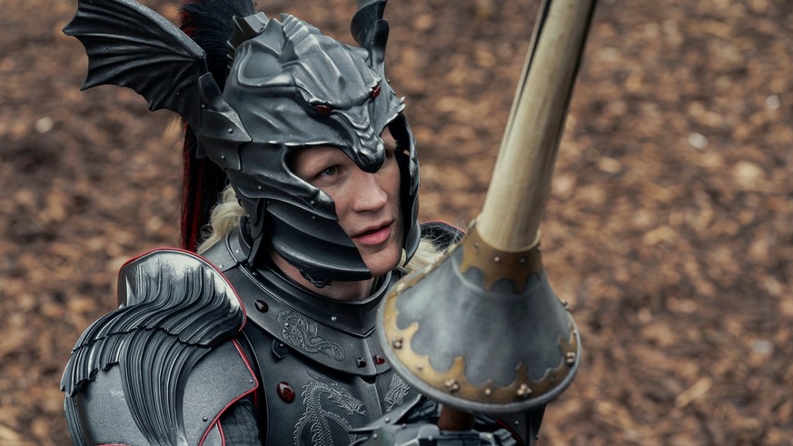 Natürlich erscheint Daemon Targaryen (Matt Smith) in einer Drachenrüstung zum Turnier.