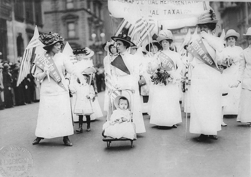 Suffragettendemonstration in New York City, 1912. Die Geschichte des Feminismus wurde in einem von Männern abgesteckten Rahmen geschrieben.
