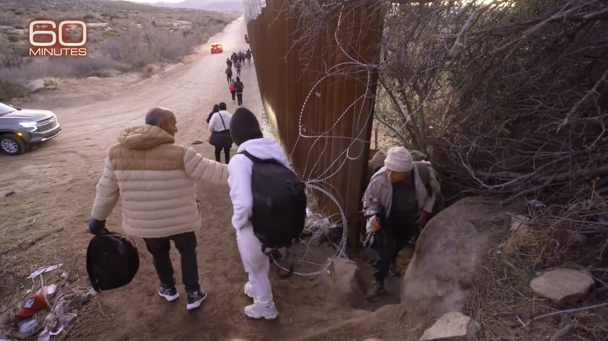 Gruppen von Migranten auf dem Weg in die USA