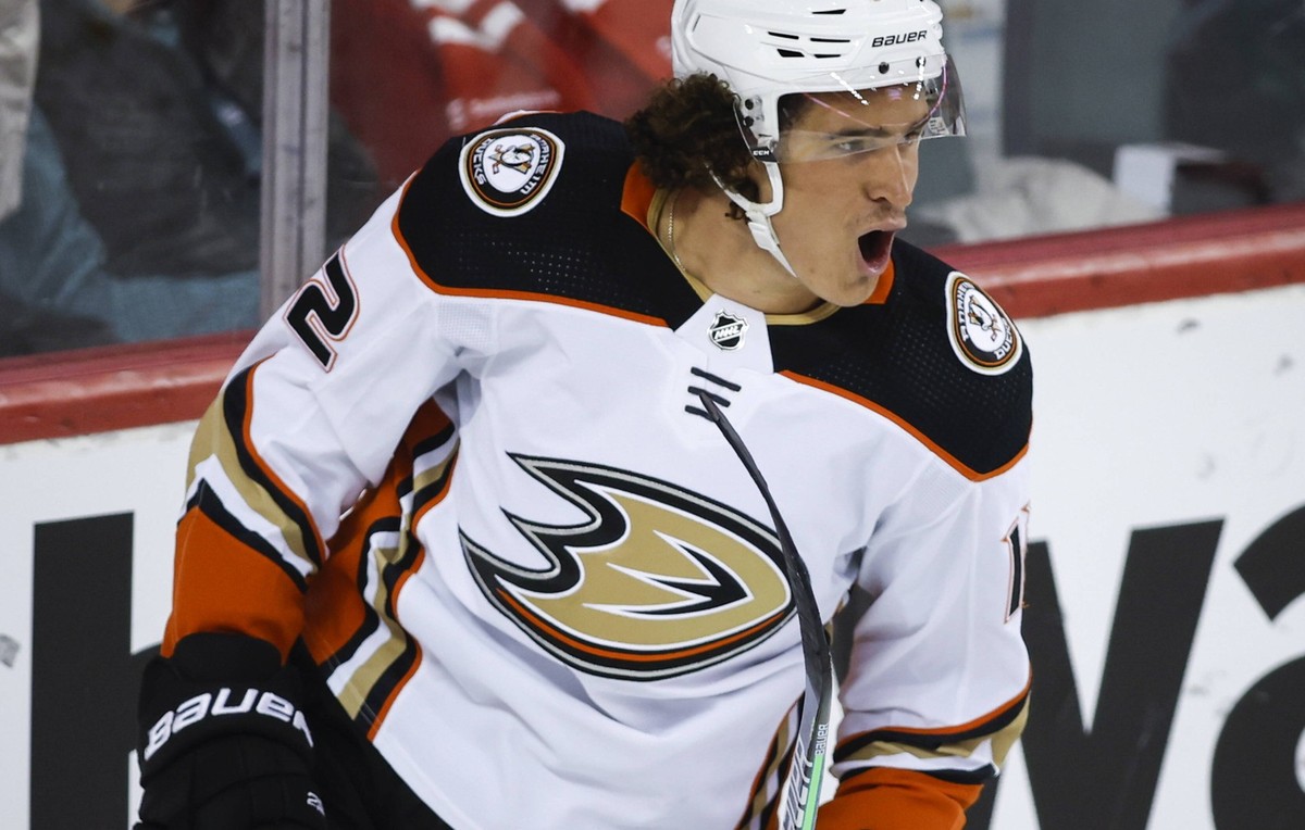 February 16, 2022, Calgary, AB, CANADA: Anaheim Ducks Sonny Milano celebrates his goal during second period NHL, Eishockey Herren, USA hockey action against the Calgary Flames in Calgary, Wednesday, F ...