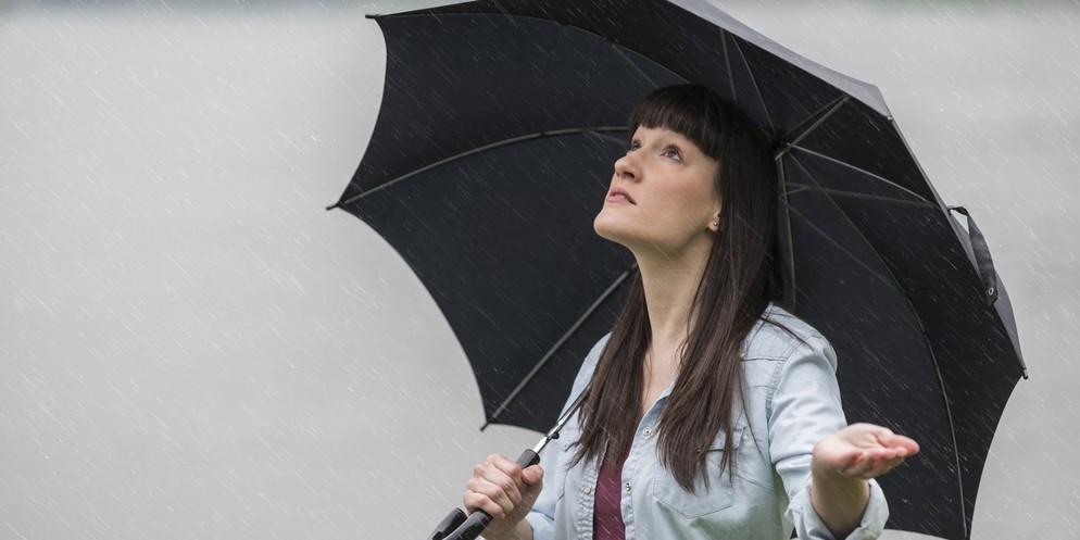 Bleibt ein wichtiges Accessoire: Der Regenschirm.