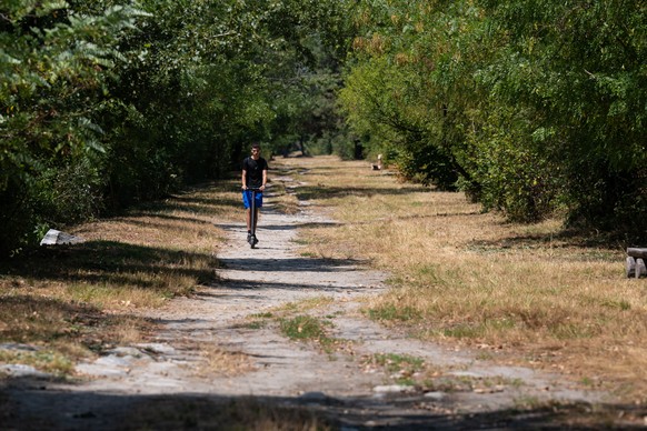The prolonged lack of rainfall and persistent heat have intensified the drought in Ticino, putting increasing pressure on the region's water reservoirs and significantly reducing the flow of rive ...