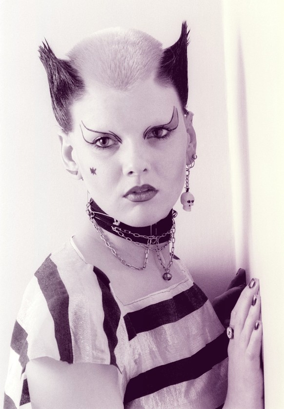 Soo Catwoman (Susan Lucas) - the "Face of London Punk", 1976.
https://en.wikipedia.org/wiki/Soo_Catwoman