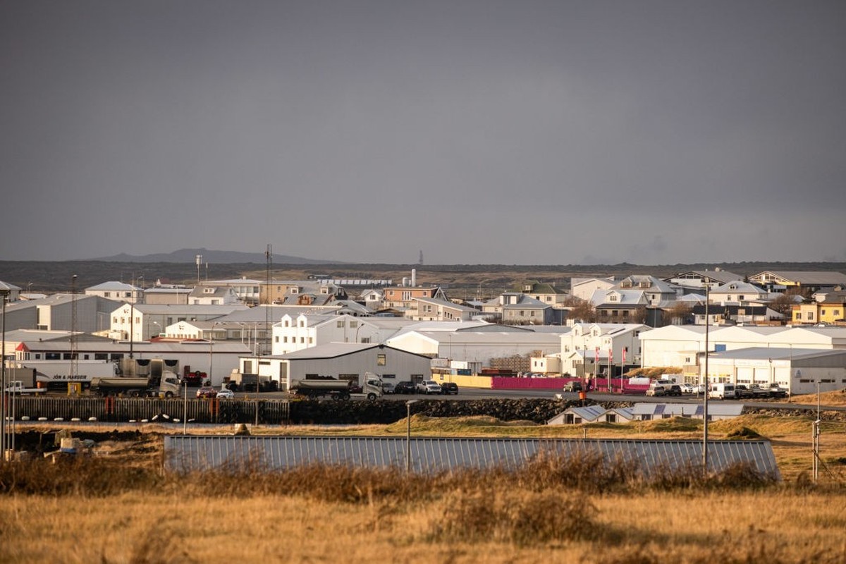 GRINDAVIK, ICELAND - 2023/11/10: View of Grindavik, a small fishing village on the Reykjanes peninsula in the southwest of the country. Iceland is preparing for another volcanic eruption on the Reykja ...