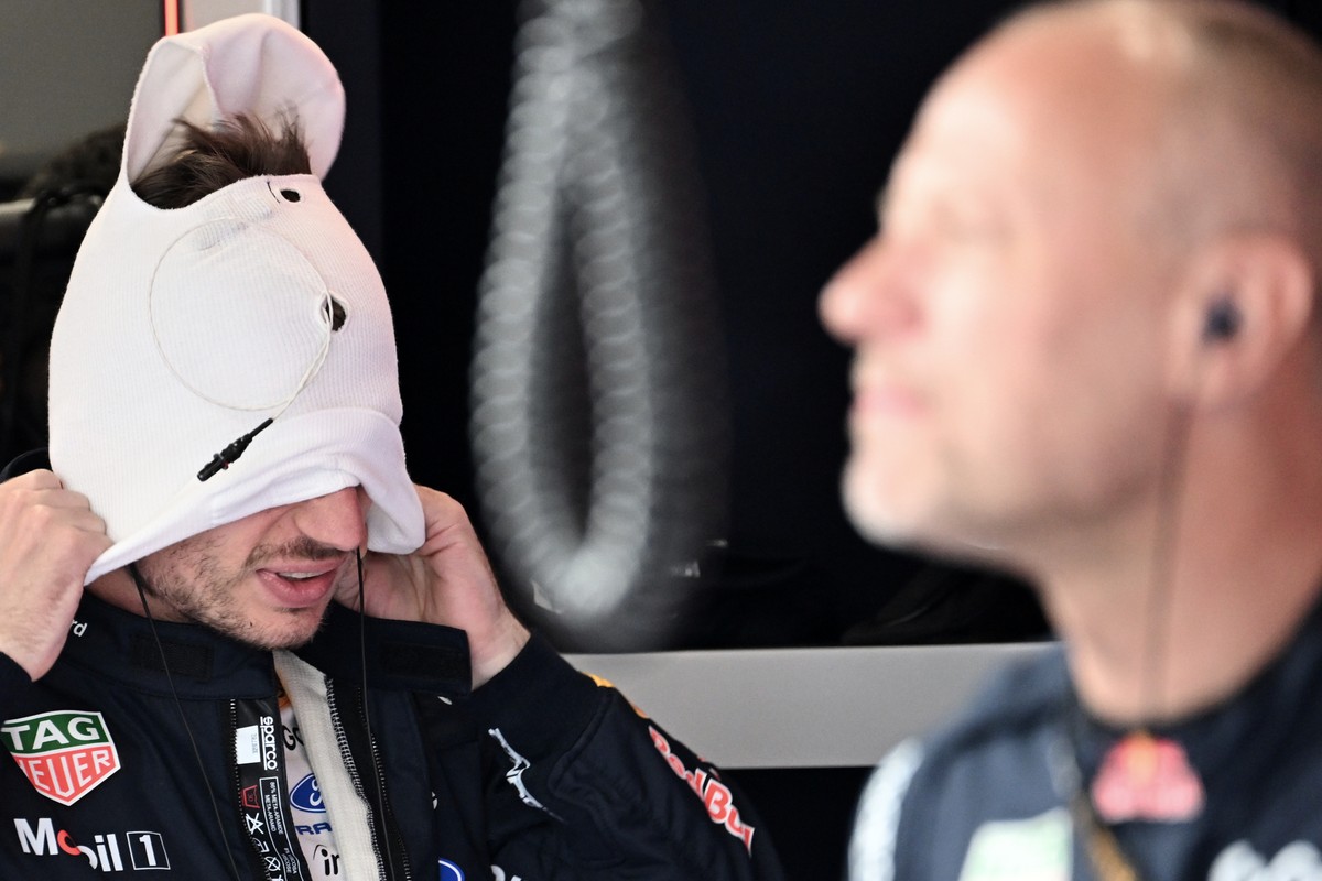 Red Bull driver Max Verstappen of the Netherlands, left, prepares for the sprint race at the British F1 Grand Prix, in Silverstone, England, Saturday, July 4, 2026. (Peter Powell/Pool via AP)
Britain  ...