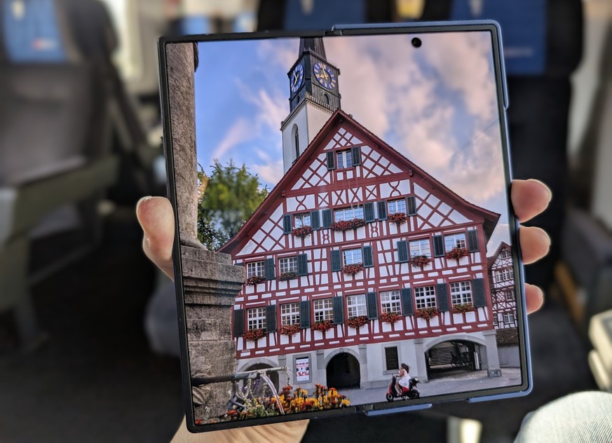 Das Testgerät wurde uns von Samsung zur Verfügung gestellt. Es wird nach dem Test retourniert.