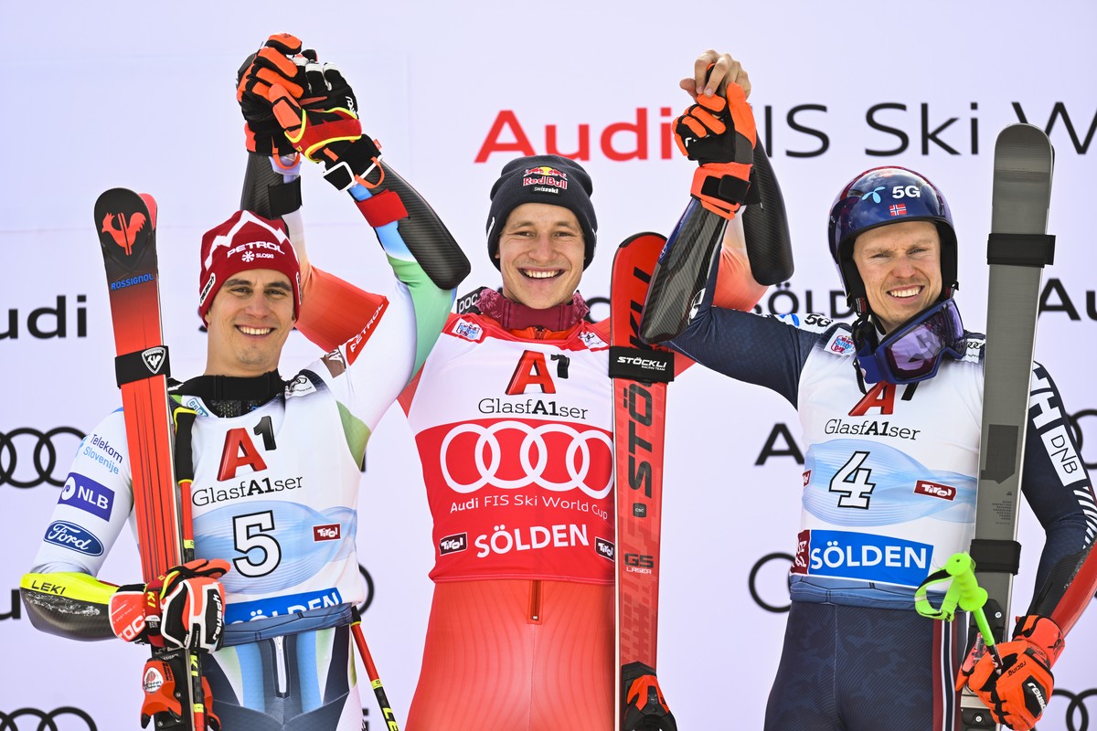 Kristoffersen (à droite) sur le podium.