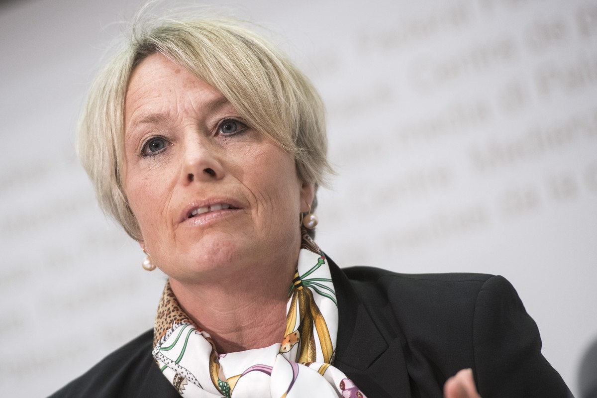 Elisabeth Schneider-Schneiter, NR/CVP, waehrend der Pressekonferenz zum "Gegenentwurf RASA-Initiative", am Montag 25. April 2016 in Bern. Das Forum Aussenpolitik (foraus) schlaegt vor, den Z ...