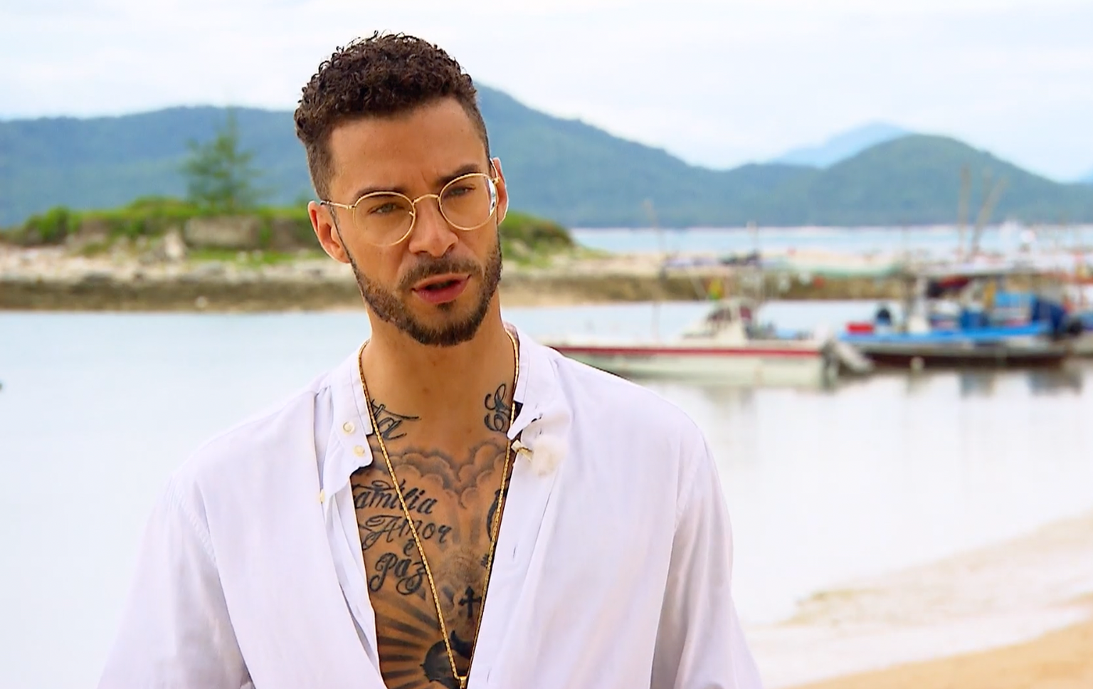 Dr. Bachelor Fabrizio Behrens, PhD in Gender Studies, on the beach of Ko Samui.