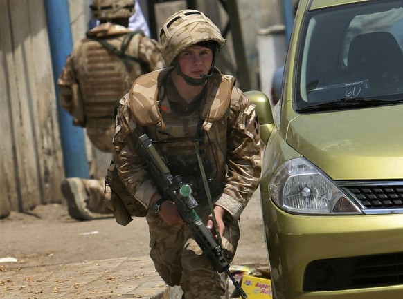 Britische Soldaten auf Patrouille in der irakischen Stadt Basra (August 2008).