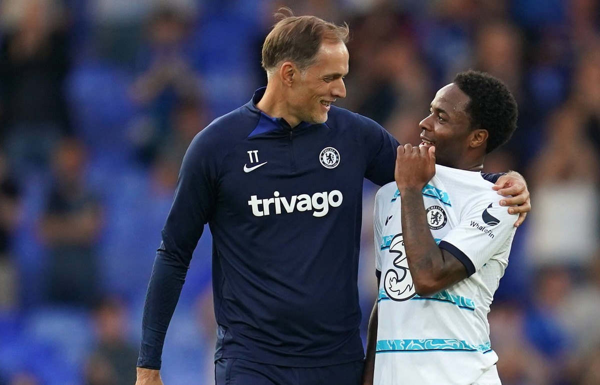 Everton v Chelsea - Premier League - Goodison Park Chelsea manager Thomas Tuchel greets Chelsea s Raheem Sterling following the Premier League match at Goodison Park, Liverpool. Picture date: Saturday ...