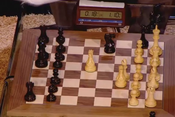 Schachmatt: Carlsen benötigte 12 von 30 Sekunden Spielzeit, um Gates in der Blitzpartie zu schlagen. 
