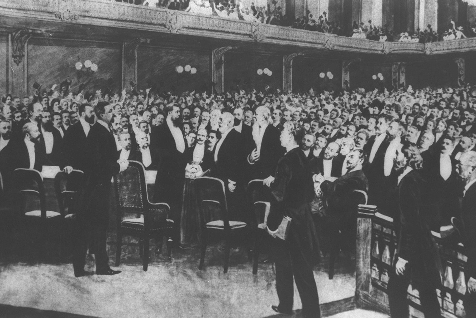 Theodor Herzl (Mitte) war das Herz der zionistischen Bewegung.
https://commons.wikimedia.org/wiki/File:THEODOR_HERZL_AT_THE_FIRST_ZIONIST_CONGRESS_IN_BASEL_ON_25.8.1897._%D7%AA%D7%90%D7%95%D7%93%D7%95 ...