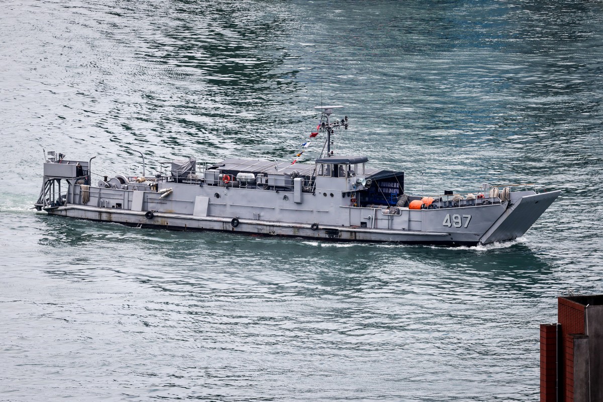 epa12004274 A Taiwan Navy Landing Craft Utility (LCU-497) maneuvers along Keelung harbor, in Keelung City, Taiwan, 02 April 2025. On 02 April, the joint exercises by the Chinese military near Taiwan e ...