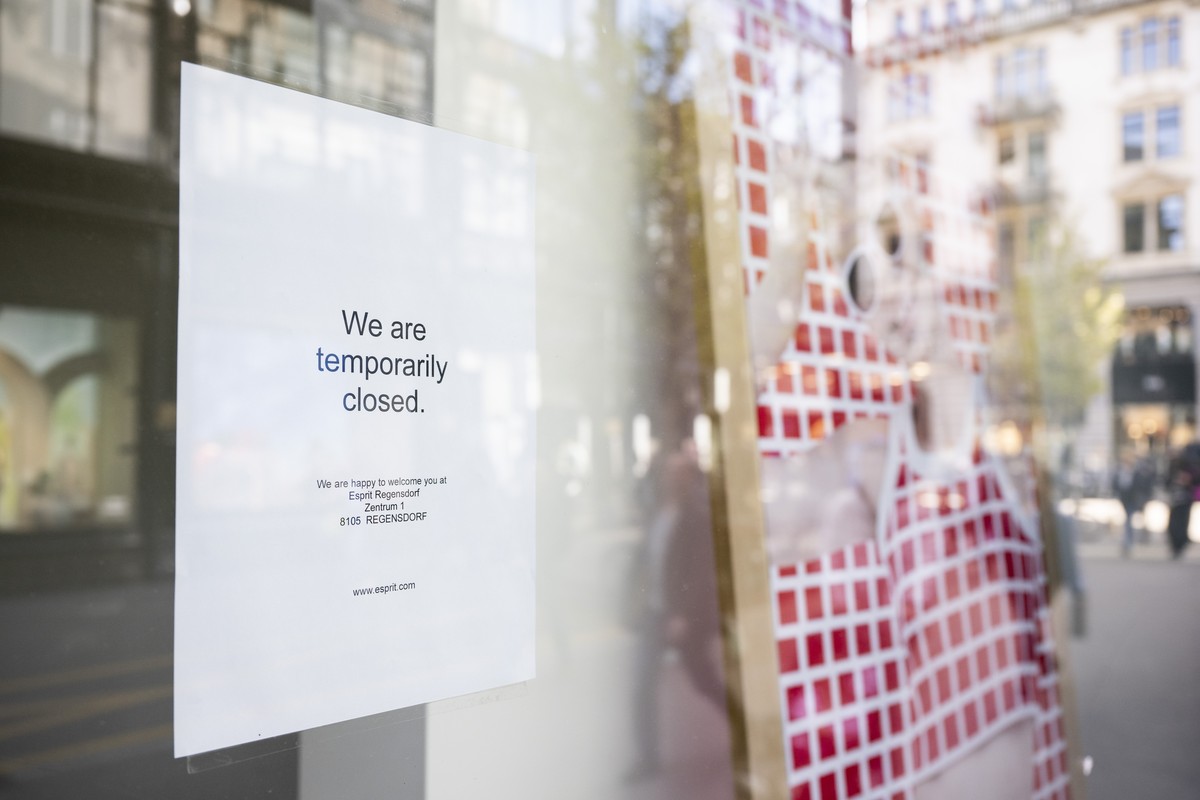 Eine geschlossene Filiale des Modekonzerns Esprit in Zuerich an der Bahnhofstrasse, aufgenommen am Dienstag, 26. Maerz 2024. Der Schweizer Ableger der Modekette Esprit ist konkurs. Eine Reihe von Espr ...