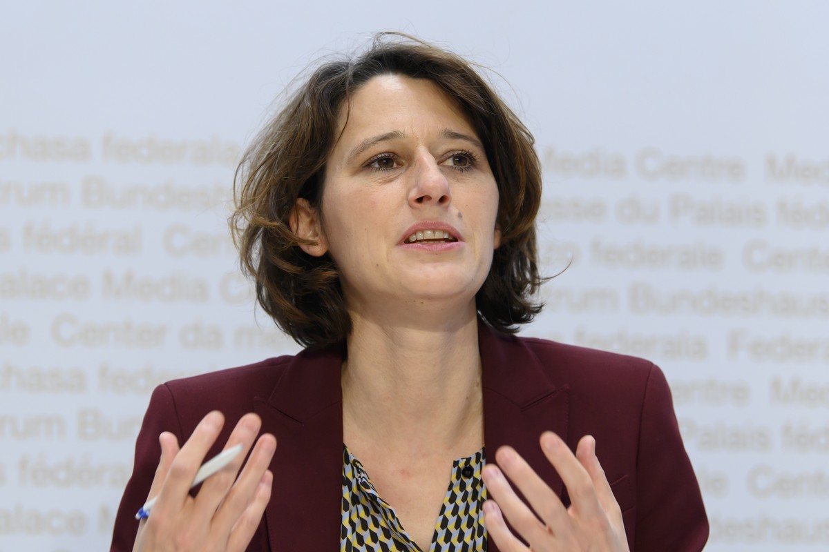 Nationalraetin Celine Widmer, SP-ZH, spricht waehrend einer Medienkonferenz der Finanzkommission Nationalrat (FK-N) zur Voranschlag 2021 mit integriertem Aufgaben- und Finanzplan 2022-2024, am Montag, ...