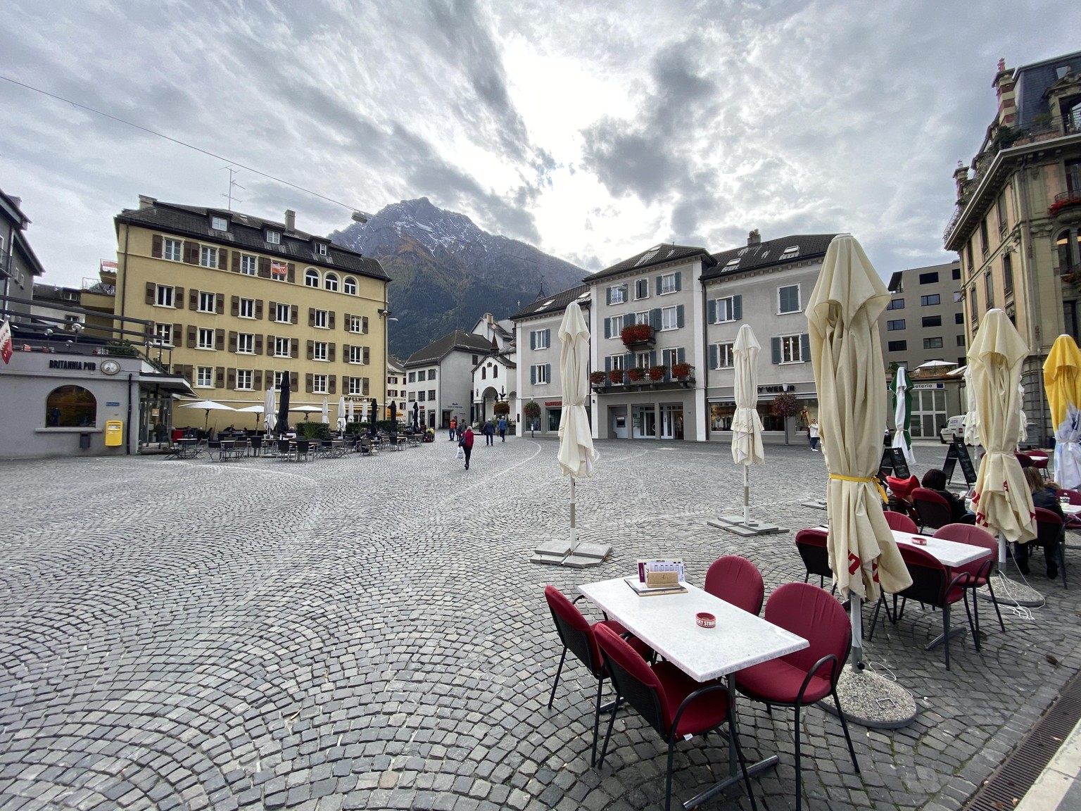 Das Herz von Brig steht praktisch still: Der verwaiste Sebastiansplatz spricht Bände.