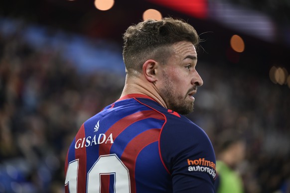 Xherdan Shaqiri (FCB) (links) im Fussball Meisterschaftsspiel der Swiss Super League zwischen dem FC Basel 1893 und Servette FC im Stadion St. Jakob-Park in Basel, am Samstag 20. Dezember 2025.