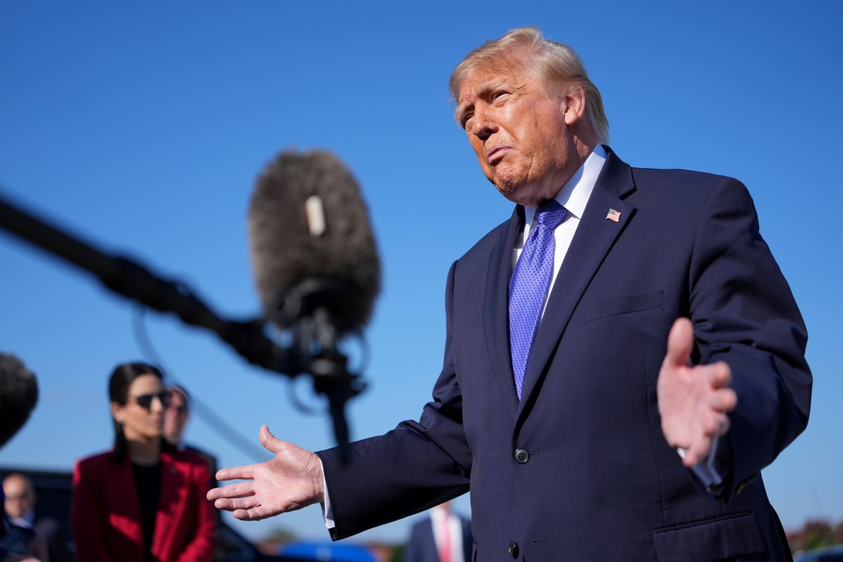 President Donald Trump speaks with reporters before boarding Air Force One, Thursday, Oct. 29, 2026, at Joint Base Andrews, Md. (AP Photo/Alex Brandon)
Donald Trump