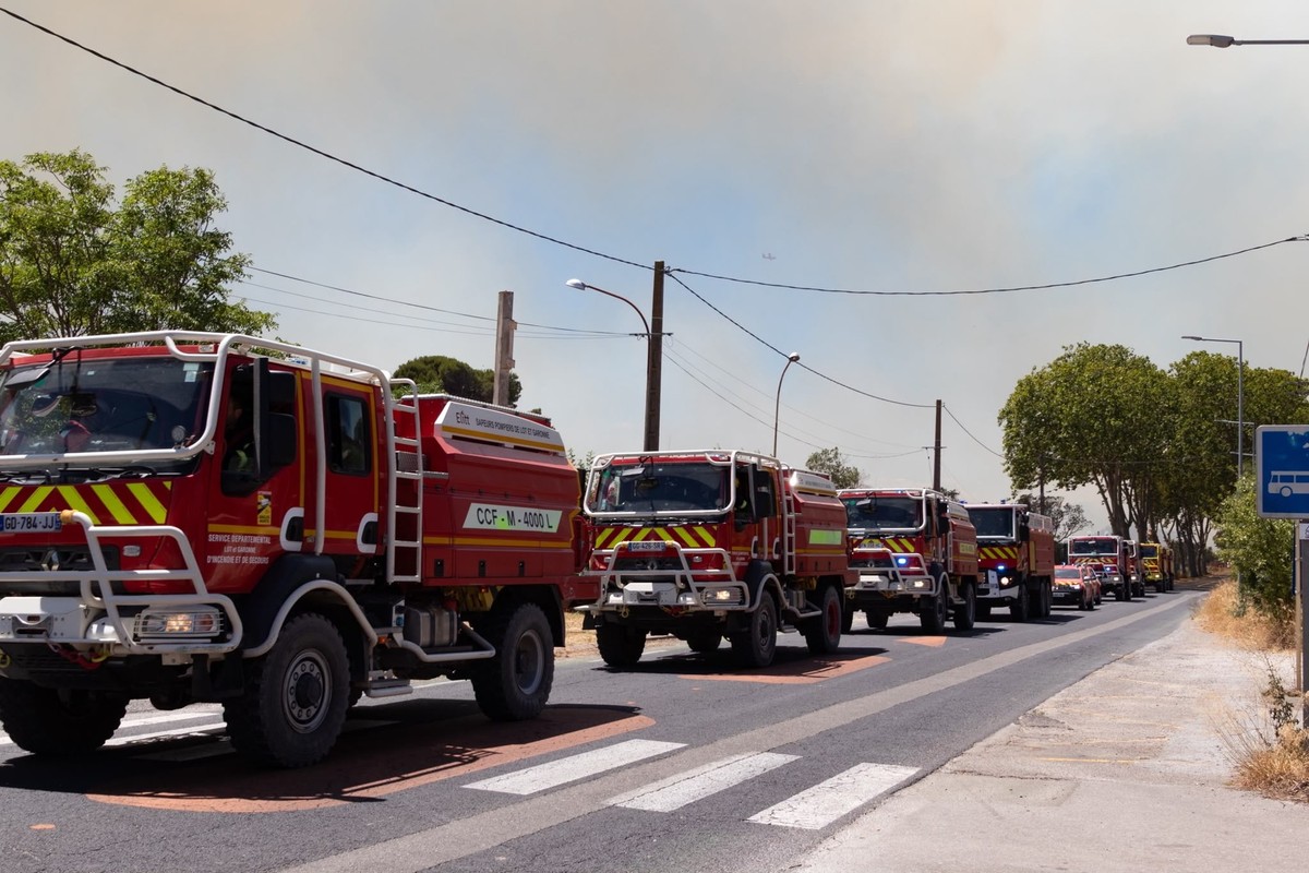 epa13080067 Fire engines arrive to help in extinguishing a wildfire burning in Sainte-Valiere, Aude department, southern France, 02 July 2026. A large wildfire has been raging in southern France since ...