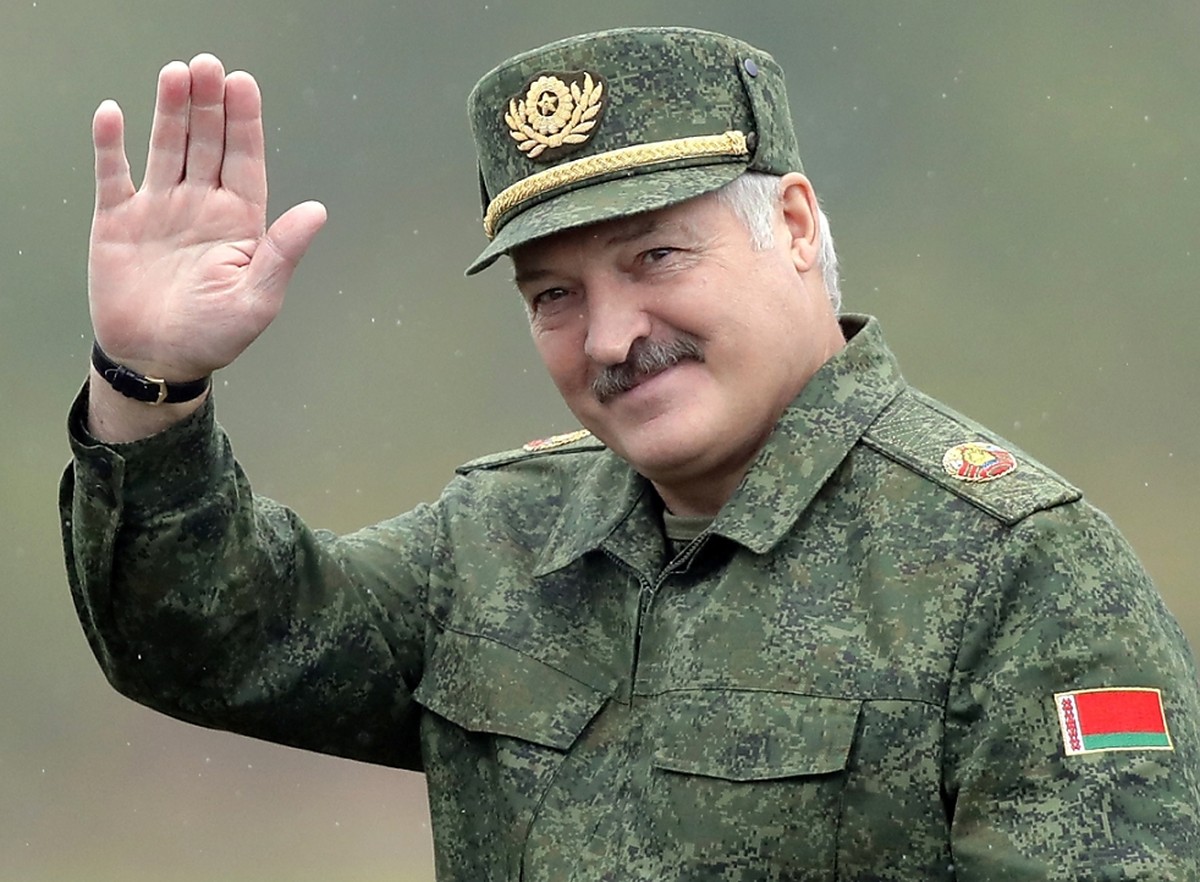 Alexandre Loukachenko aurait créé sa troupe de mercenaires. L'armée de Biélorussie se tient prête auprès de Poutine pour la guerre en Ukraine.