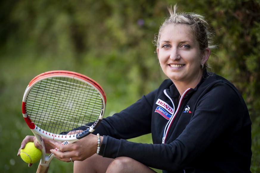 La joueuse de tennis suisse Timea Bacsinszky pose apres un entrainement sur un terrain de Swiss Tennis le mardi 26 mai 2020 a Bienne. (KEYSTONE/Jean-Christophe Bott)