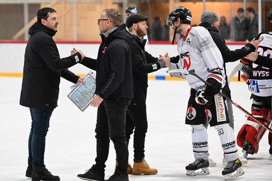 Für Reto von Arx (zweiter von links) und sein Team ist die Saison bereits beendet.