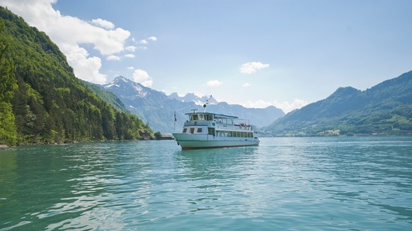 Walensee Schifffahrt mit Churfirsten