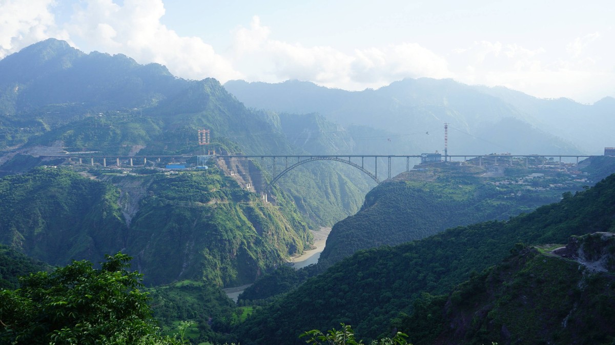Chenab bridge - The world s highest rail bridge in Jammu and Kashmir World s highest railway bridge, standing nearly 1,200 feet over the Chenab River in Reasi district of Jammu and Kashmir. Jammu Jamm ...