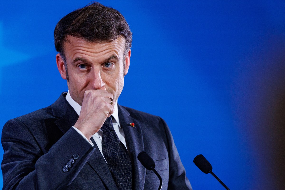 epa11945942 French President Emmanuel Macron speaks at a press conference during a European Council meeting in Brussels, Belgium, 06 March 2025. The EU leaders are convening for a special summit to di ...