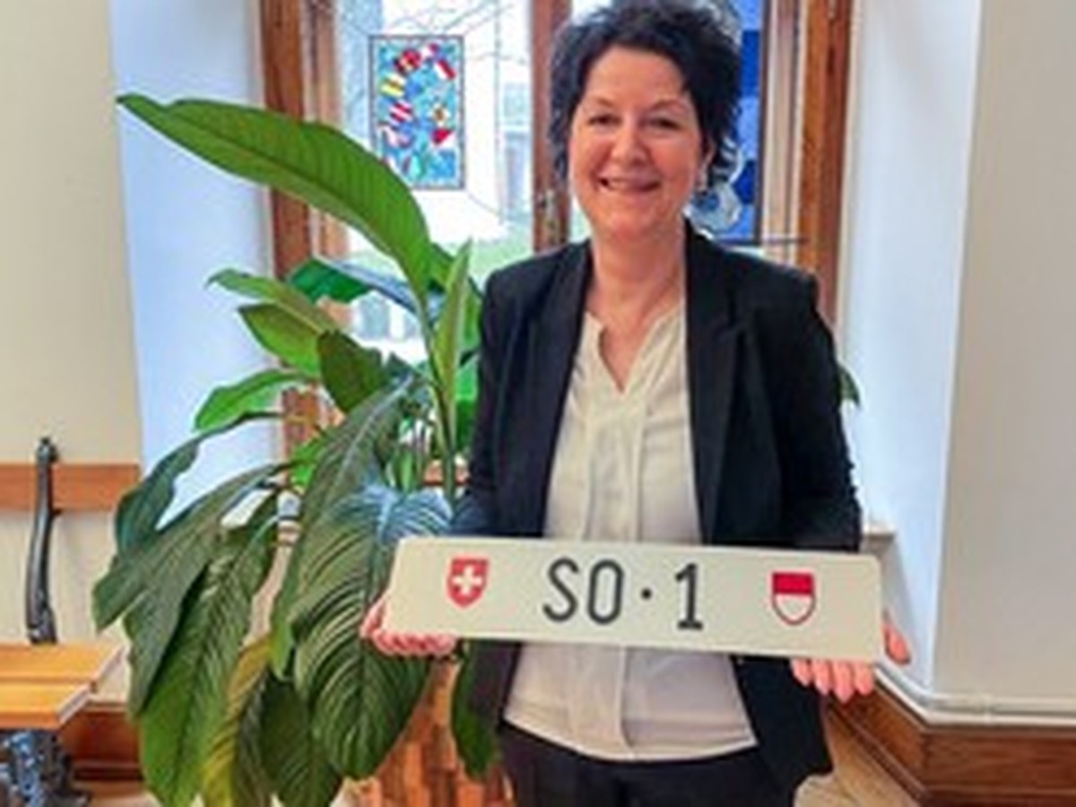 Kanton Solothurn versteigert Autokontrollschild SO 1.