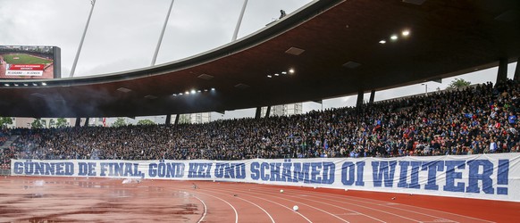 Ein Spruchband der FCZ Fans in der Suedkurve mit den Aufschrift &quot;Guenned de Final, goend hei und schaemed oi wiiter&quot; waehrend Schweizer Fussball Cup Final zwischen dem FC Lugano und dem FC Z ...