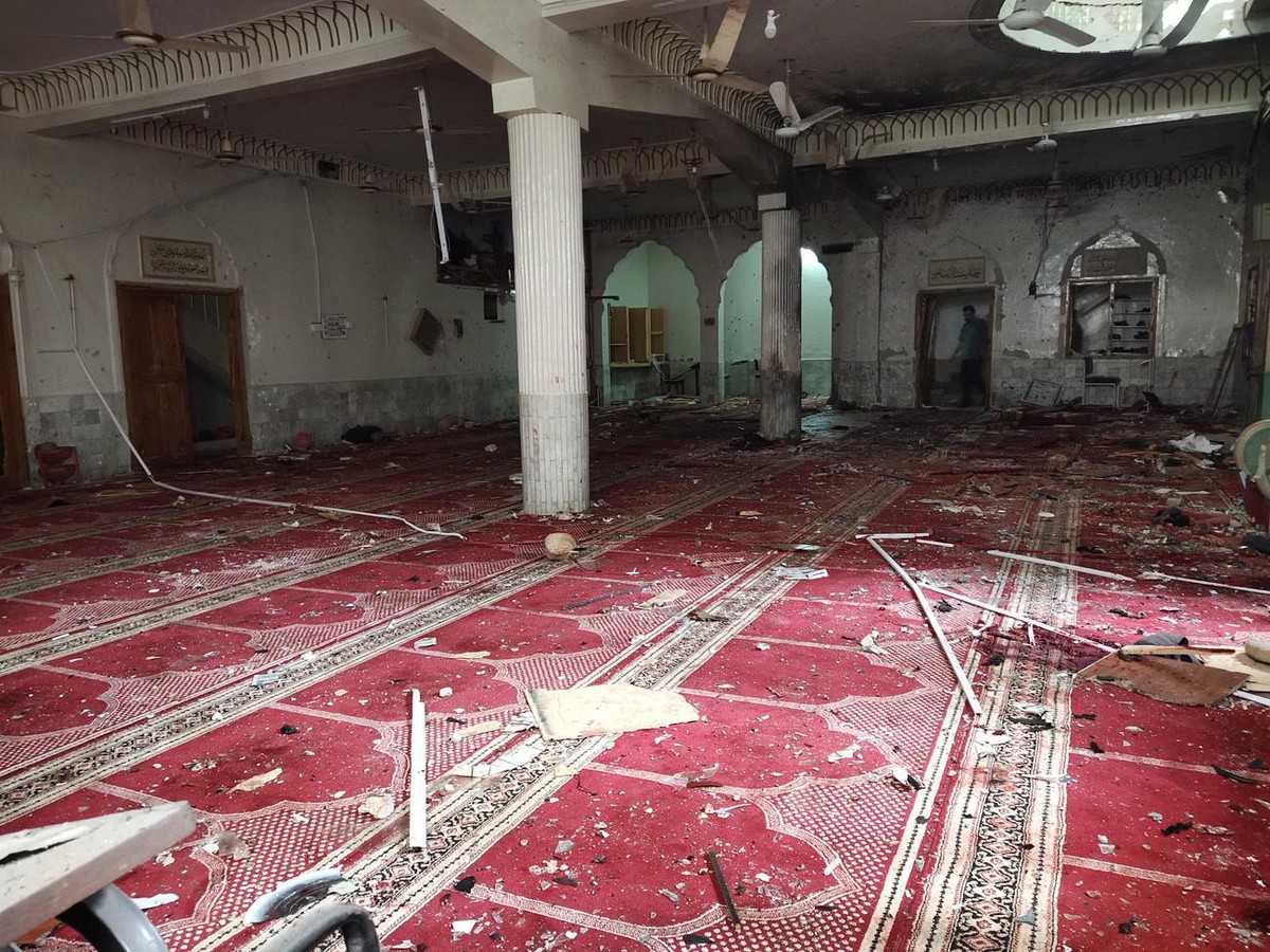 epa09800415 A view of the damage caused after a bomb blast at a Shi'ite Muslim's mosque in Peshawar, Pakistan, 04 March 2022. At least 5 people were killed and dozens injured when a bomb exp ...