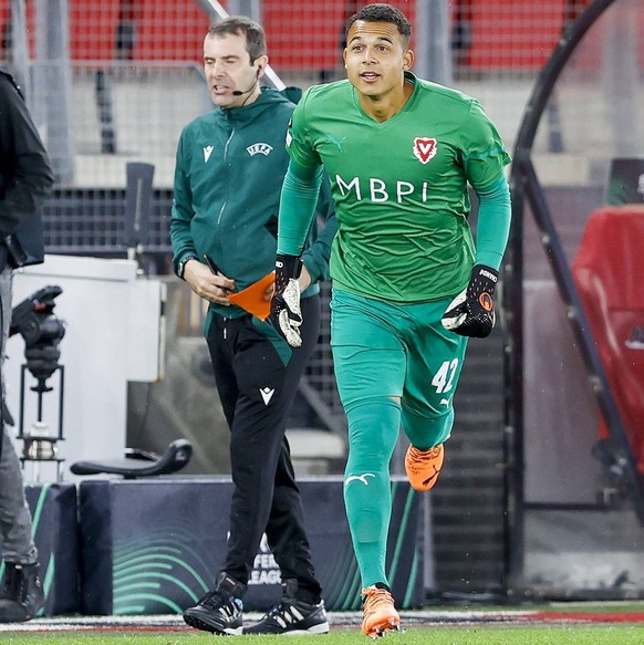 ALKMAAR , 15-09-2022 , AFAS Stadion , Dutch football , UEFA Conference League , season 2022 / 2023 , AZ vs FC Vaduz , FC Vaduz goalkeeper Gion-Fadri Chande AZ - Vaduz PUBLICATIONxNOTxINxNED x18341857x ...