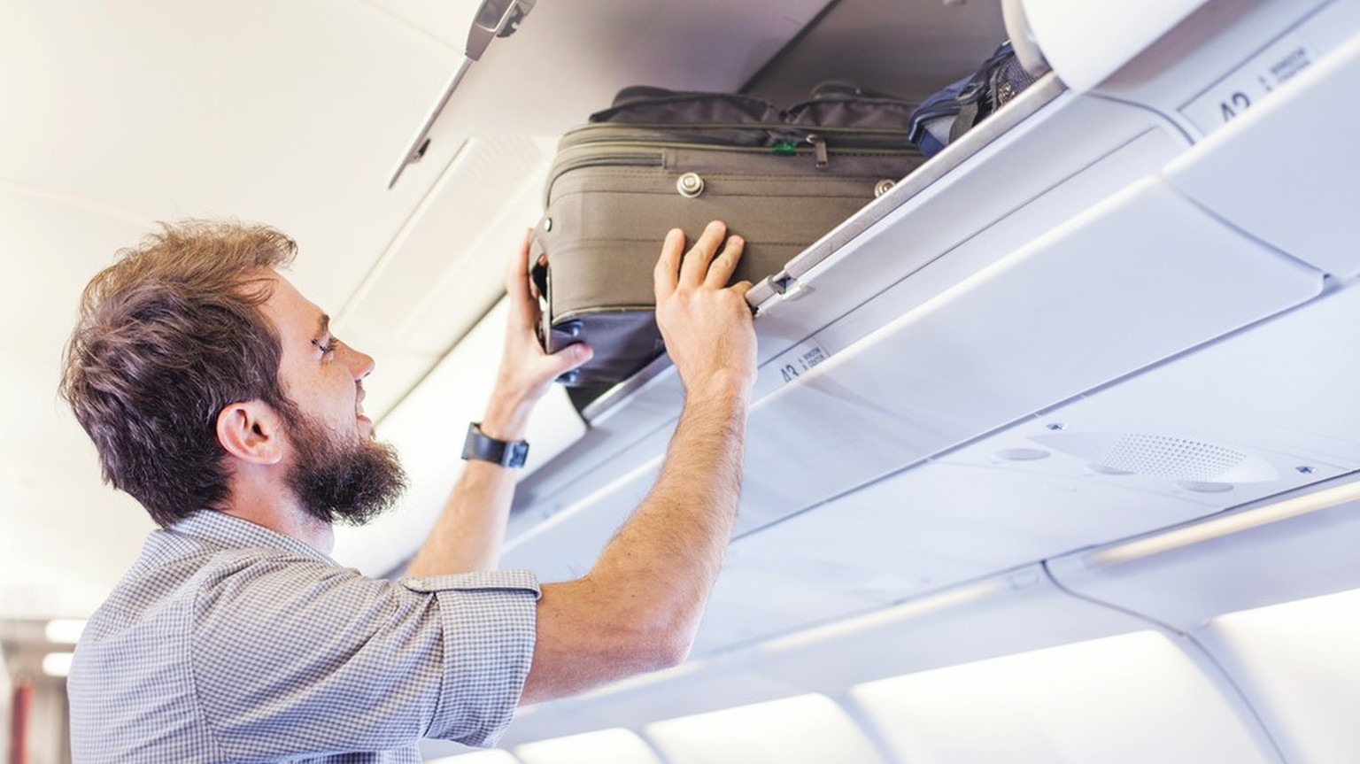 Airplane air compartment