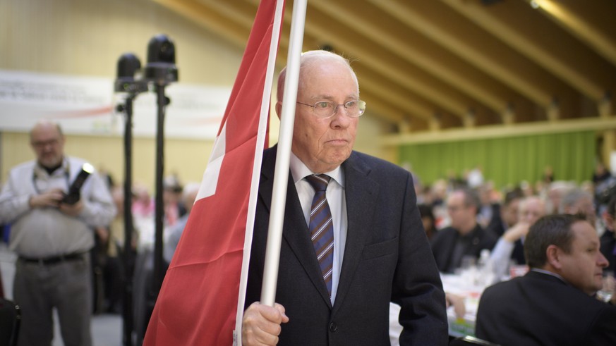 Alt Bundesrat Christoph Blocher verlaesst die Buehne nach seiner Rede, an der Delegiertenversammlung der SVP Schweiz, am Samstag, 24. Maerz 2018, in Klosters. (KEYSTONE/Gian Ehrenzeller)