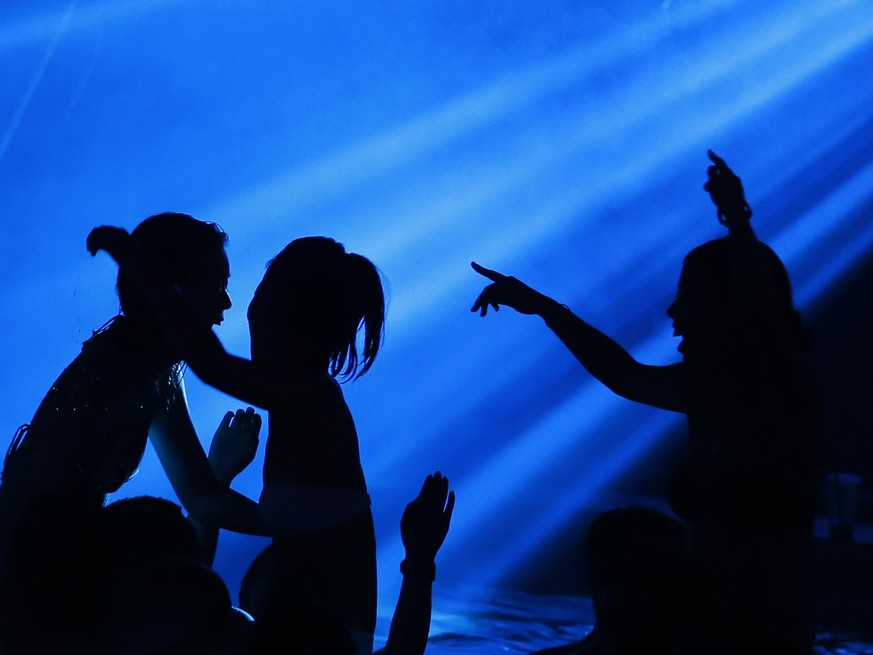 Revellers attend the Cinetrip Future Disco bath party at Szechenyi Bath in Budapest in the early hours of August 10, 2014. REUTERS/Laszlo Balogh (HUNGARY - Tags: SOCIETY)