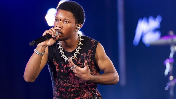 epa11488523 US singer-songwriter, David Anthony Burke aka d4vd performs on the Casino stage, during the 58th Montreux Jazz Festival (MJF), in Montreux, Switzerland, 19 July 2024. The 58th edition of t ...