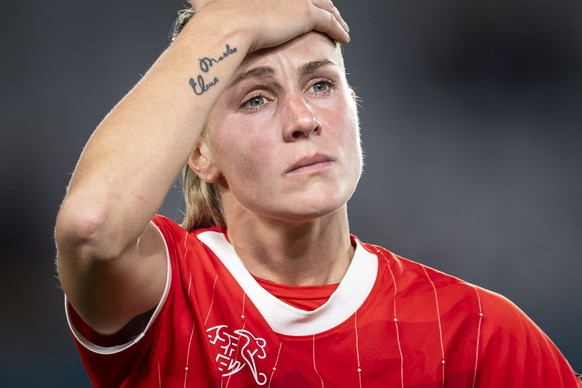 epaselect epa10785441 Switzerland&#039;s Ana Maria Crnogorcevic shows dejection next to Switzerland&#039;s defender Julia Stierli, left, after the team&#039;s 1-5 defeat and elimination from the tourn ...