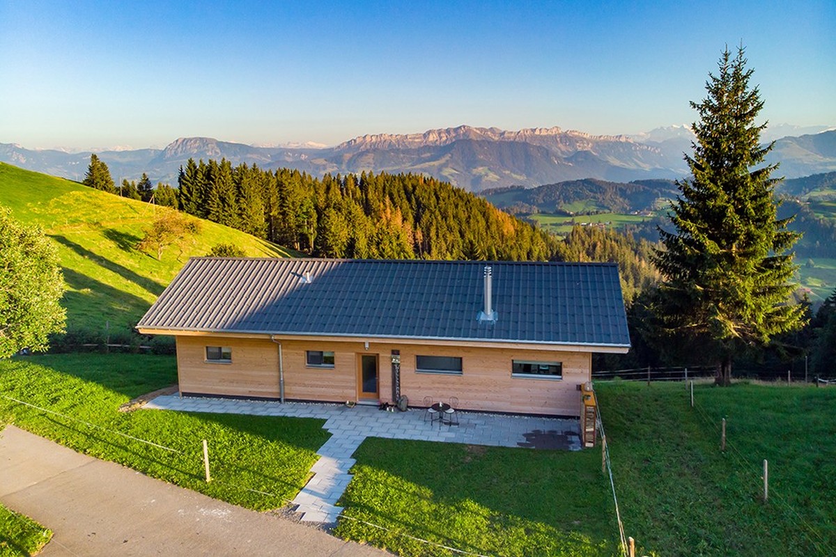 Naturlodge Romoos Rauszeit einsame Hotels Schweiz Auszeit