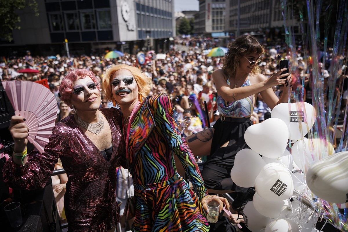 People demonstrate at the Zurich Pride parade with the slogan "trans Ð living diversity" (trans Ð Vielfalt leben) for the rights of the LGBTIQ community, in Zurich, Switzerland on Saturday, ...