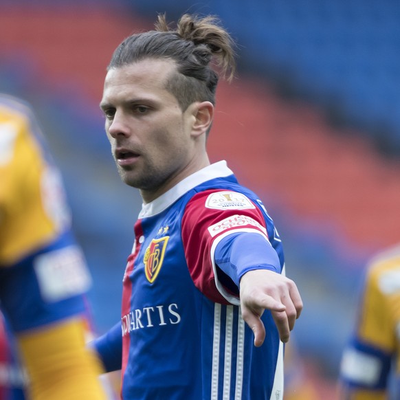 Basels Valentin Stocker, rechts, im Fussball Freundschaftsspiel zwischen dem FC Basel 1893 und dem FC Luzern im Stadion St. Jakob-Park in Basel, am Samstag, 27. Januar 2018. (KEYSTONE/Georgios Kefalas ...