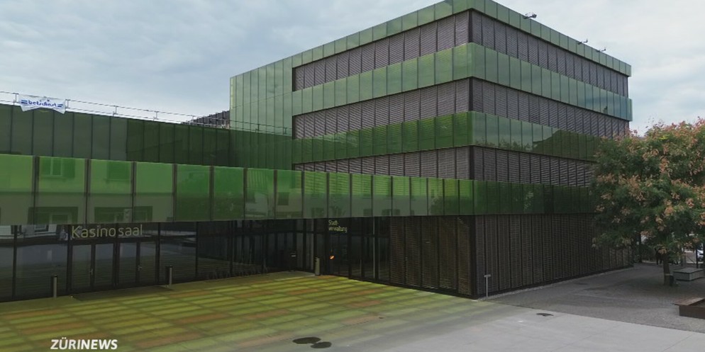 Die Stadt Affoltern am Albis will mit der 38-Stunden-Woche den Fachkräftemangel bekämpfen. Nun wehrt sich das Gewerbe und auch die umliegenden Gemeinden finden den Entscheid nicht gut.