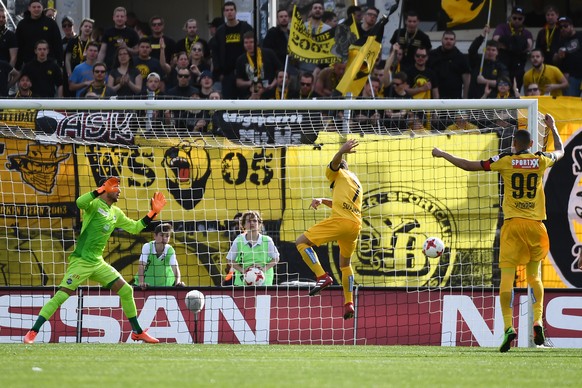 YB&#039;s player Miralem Sulejmani scores 0-1 goal during the Super League soccer match betweeen FC Lugano and the BSC Young Boys Bern, at the Cornaredo stadium in Lugano, on Sunday, March 19, 2017. ( ...