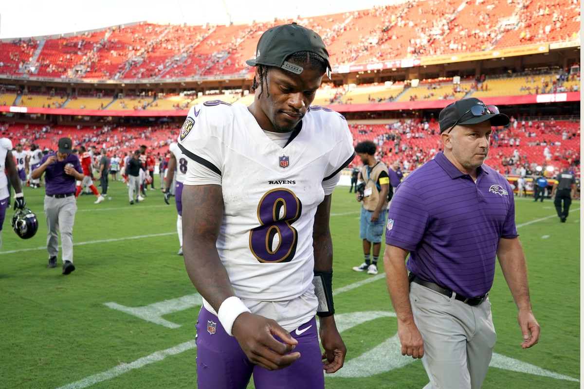 Baltimore Ravens quarterback Lamar Jackson heads off the field following an NFL football game against the Kansas City Chiefs Sunday, Sept. 28, 2025, in Kansas City, Mo. (AP Photo/Ed Zurga)
Ravens Chie ...