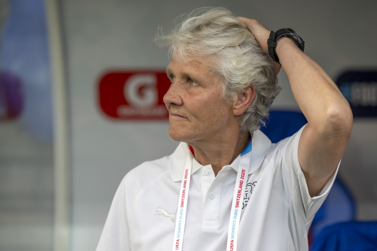 Switzerland's head coach Pia Sundhage gestures, during the UEFA Women's EURO 2025 Group A soccer match between Switzerland and Norway at the St. Jakob-Park stadium in Basel, Switzerland, on  ...