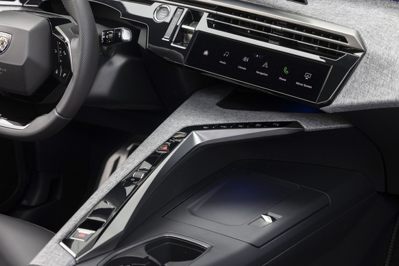 Peugeot e-3008
