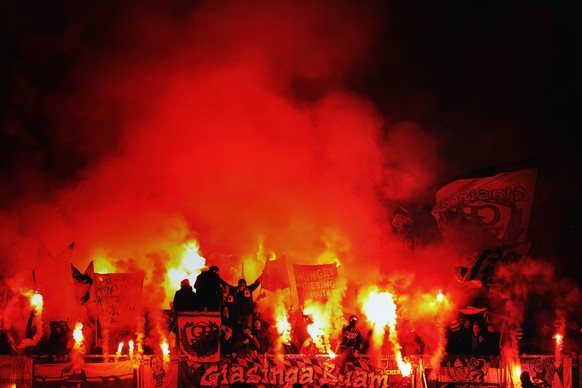 Die Auswärts-Fans aus München heizten in Nürnberg so richtig ein.&nbsp;